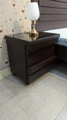 Pair of single bed with 2 Side Tables