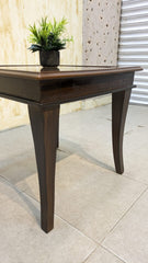 Corner table