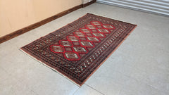 Vintage Sarook Hand Knotted Rug
