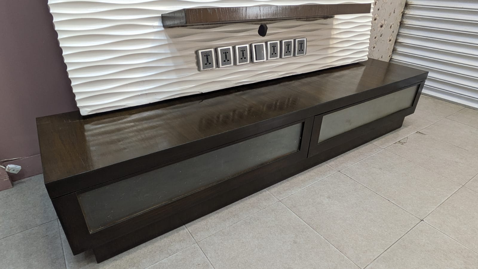 LED Unit with Wall Mounted Wall