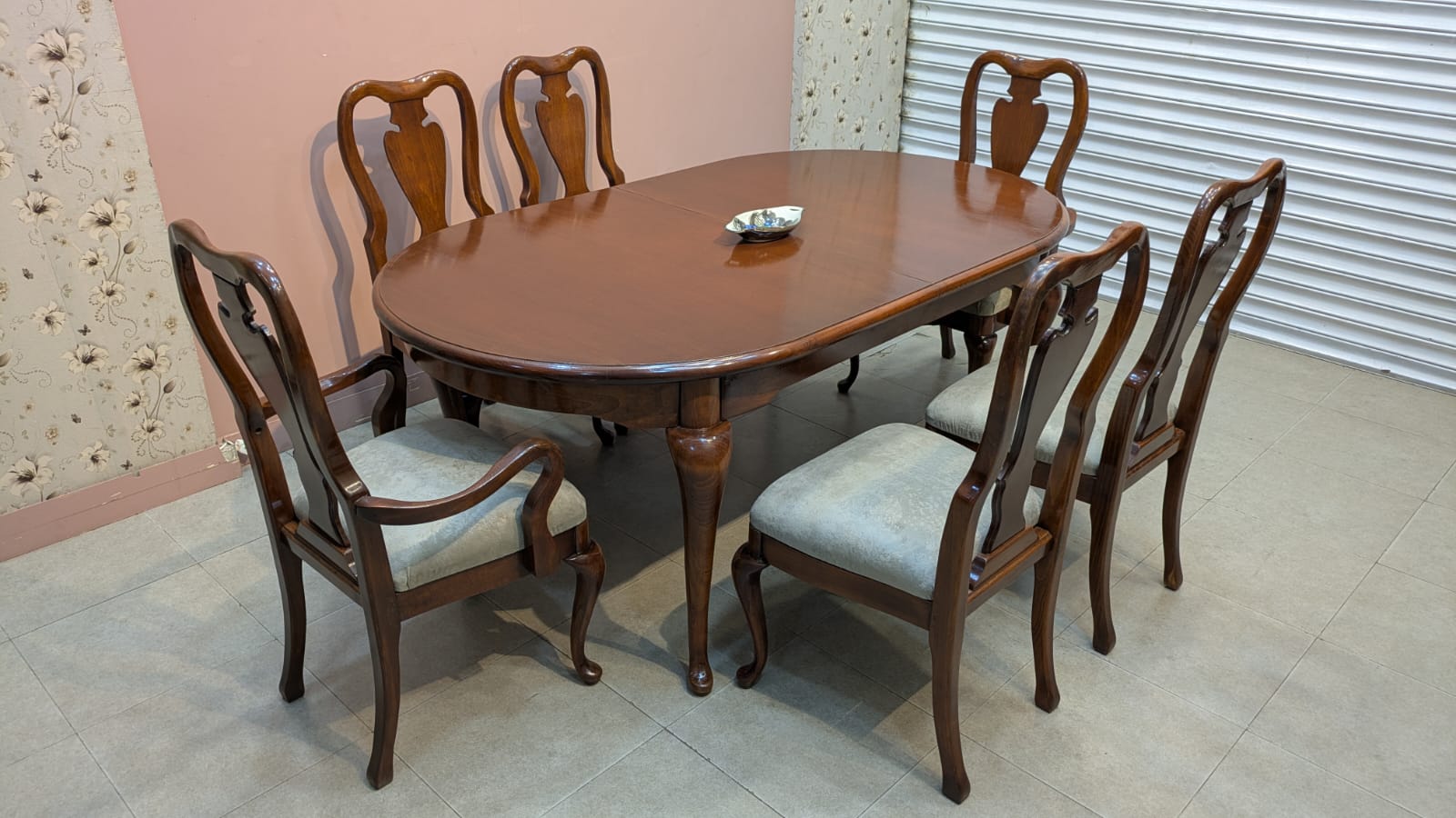 Imported American Queen Anne Extendable 8 Seater Dining Table with China Cabinet Cum Divider