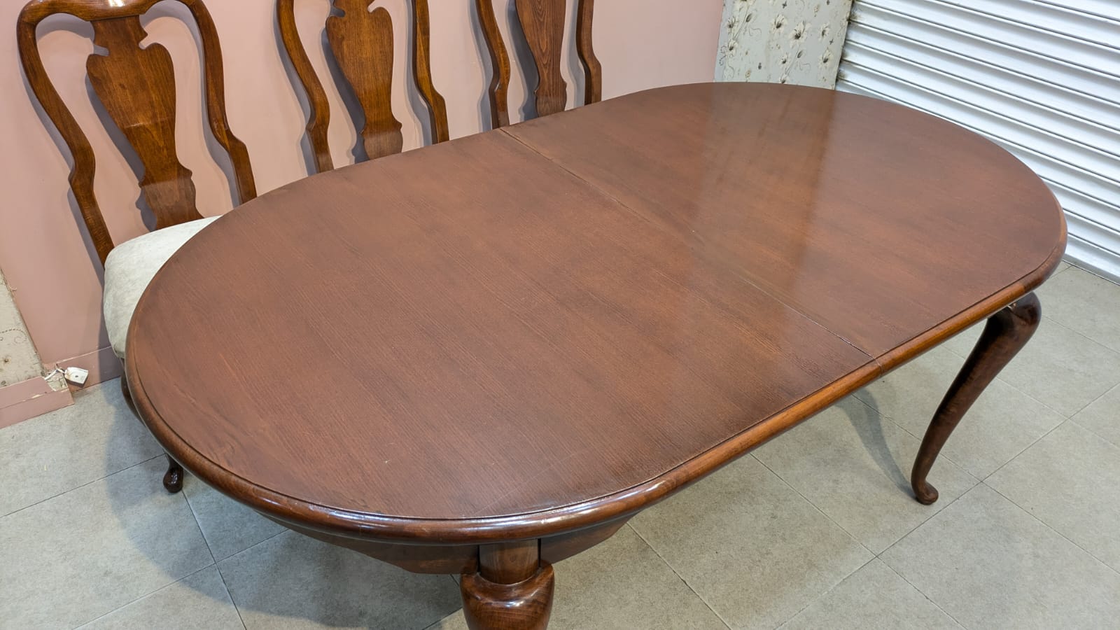 Imported American Queen Anne Extendable 8 Seater Dining Table with China Cabinet Cum Divider