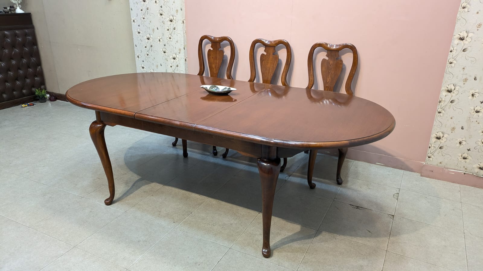 Imported American Queen Anne Extendable 8 Seater Dining Table with China Cabinet Cum Divider