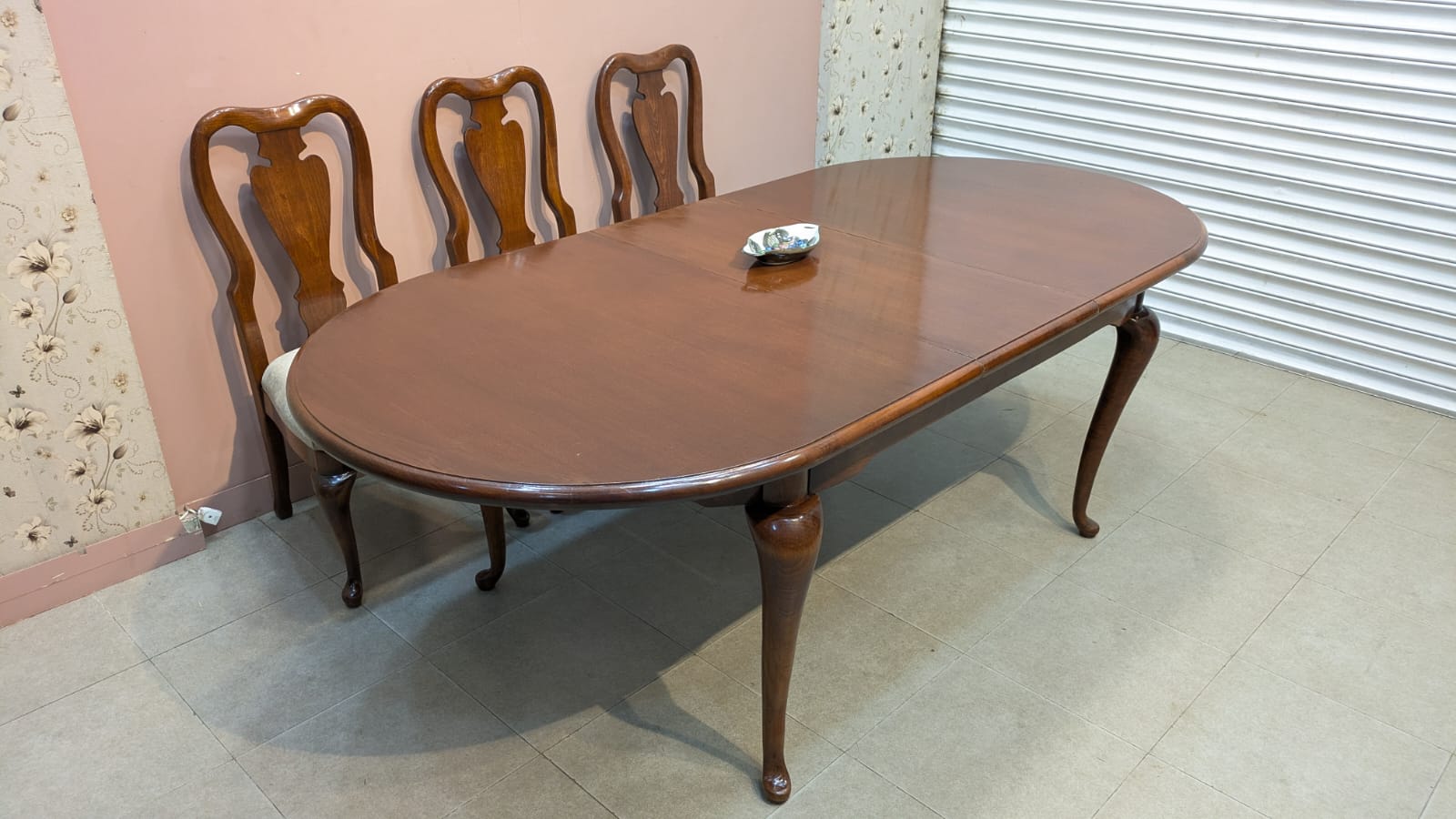 Imported American Queen Anne Extendable 8 Seater Dining Table with China Cabinet Cum Divider