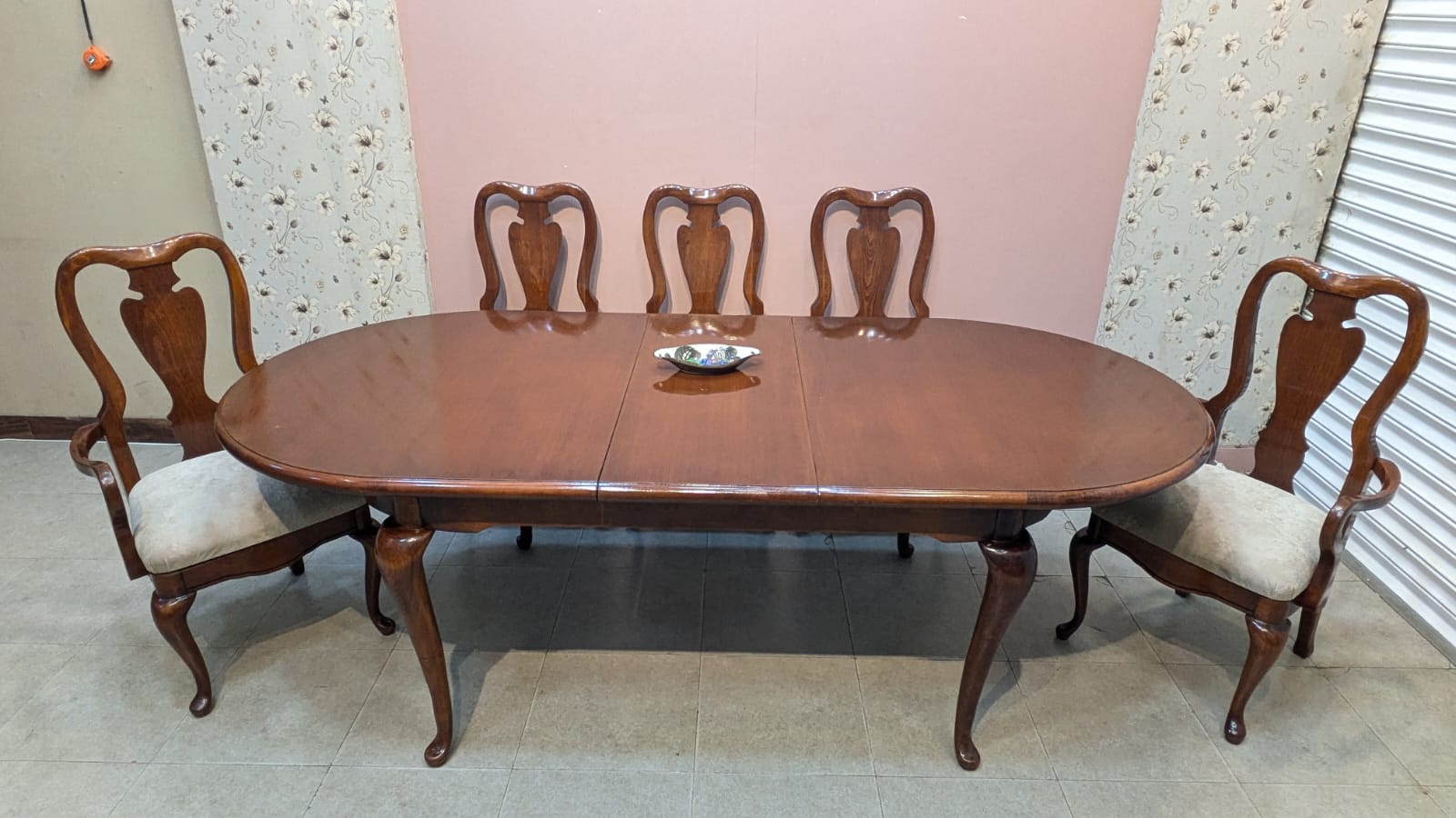 Imported American Queen Anne Extendable 8 Seater Dining Table with China Cabinet Cum Divider