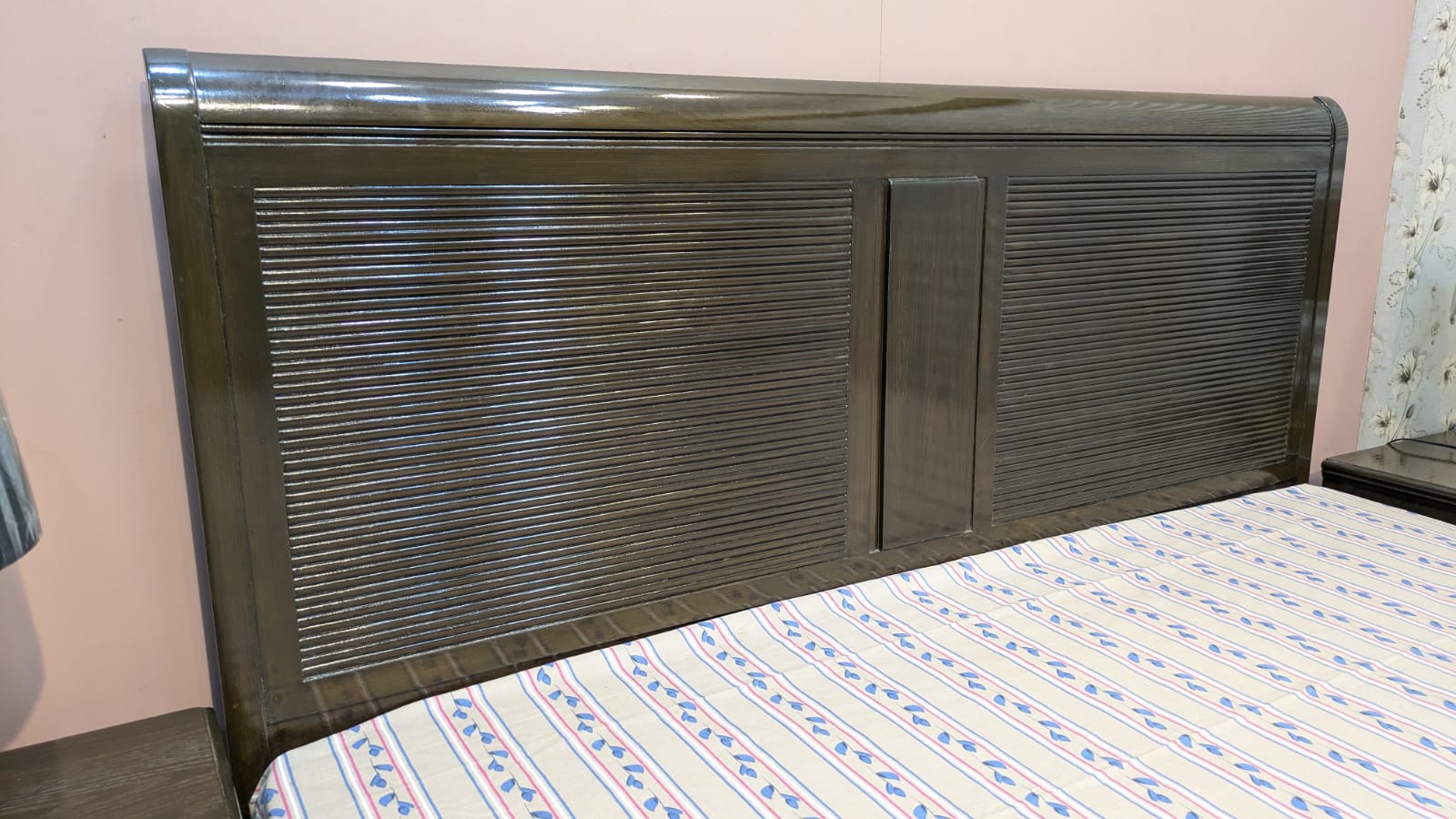 Inter Wood King Size Bed Set