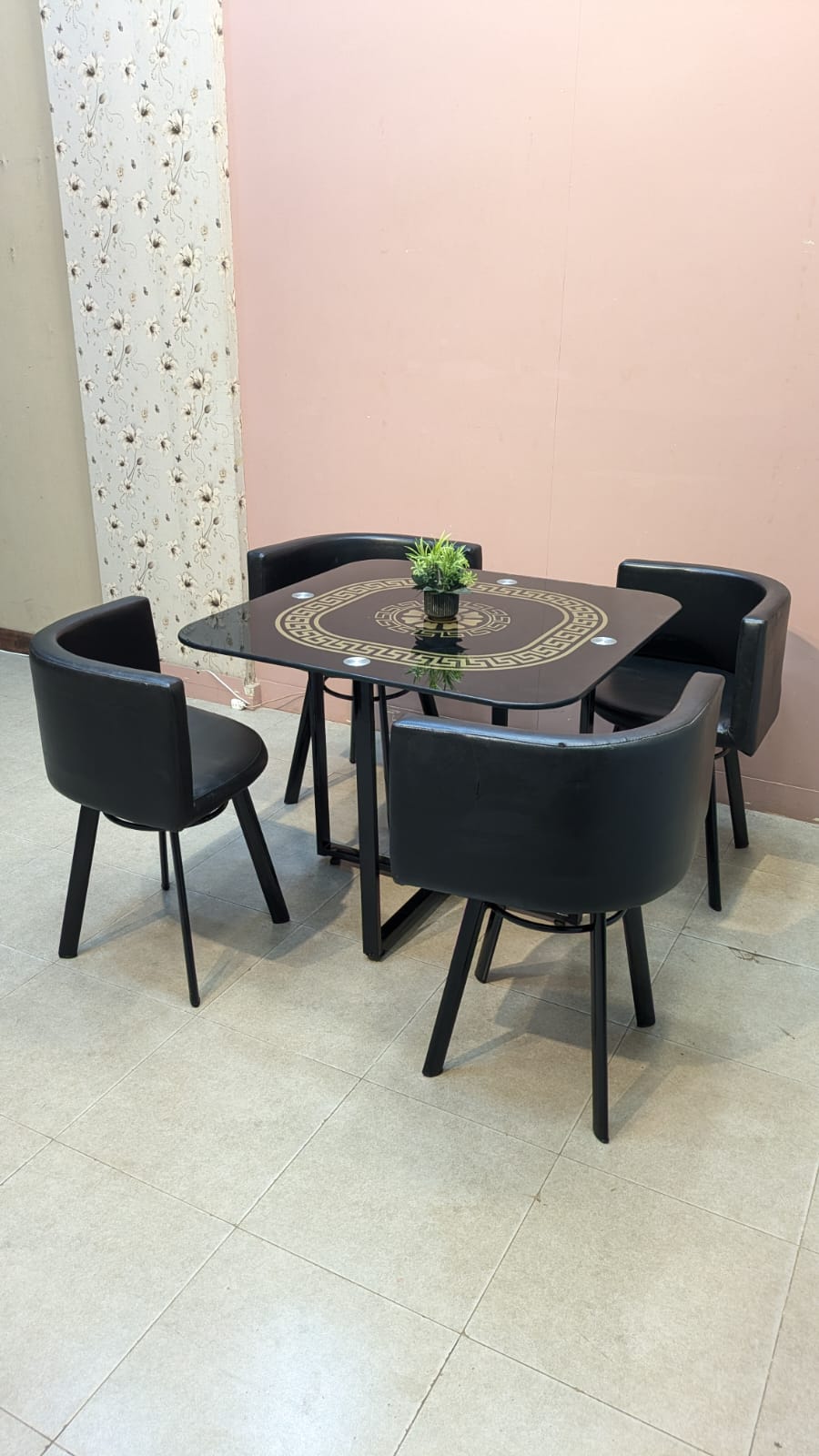 ELEGANT BLACK &amp; GOLD 4-SEATER DINING TABLE SET