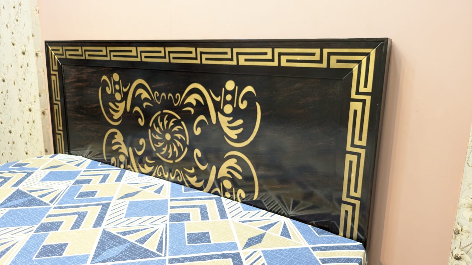 Beautiful king size Bed