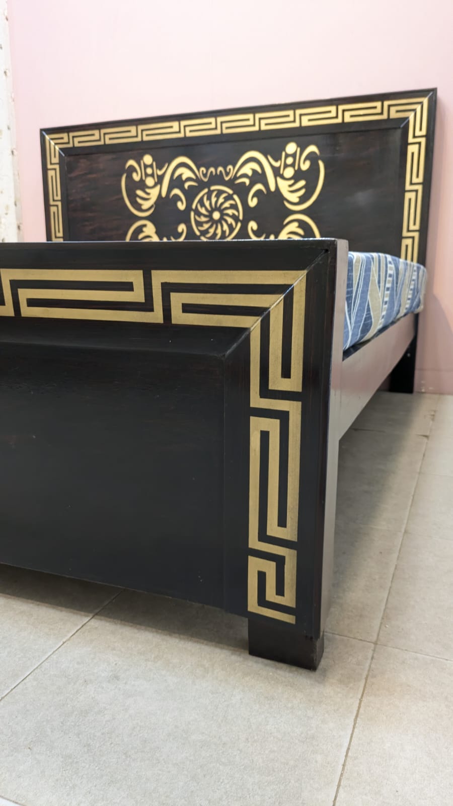 Beautiful king size Bed