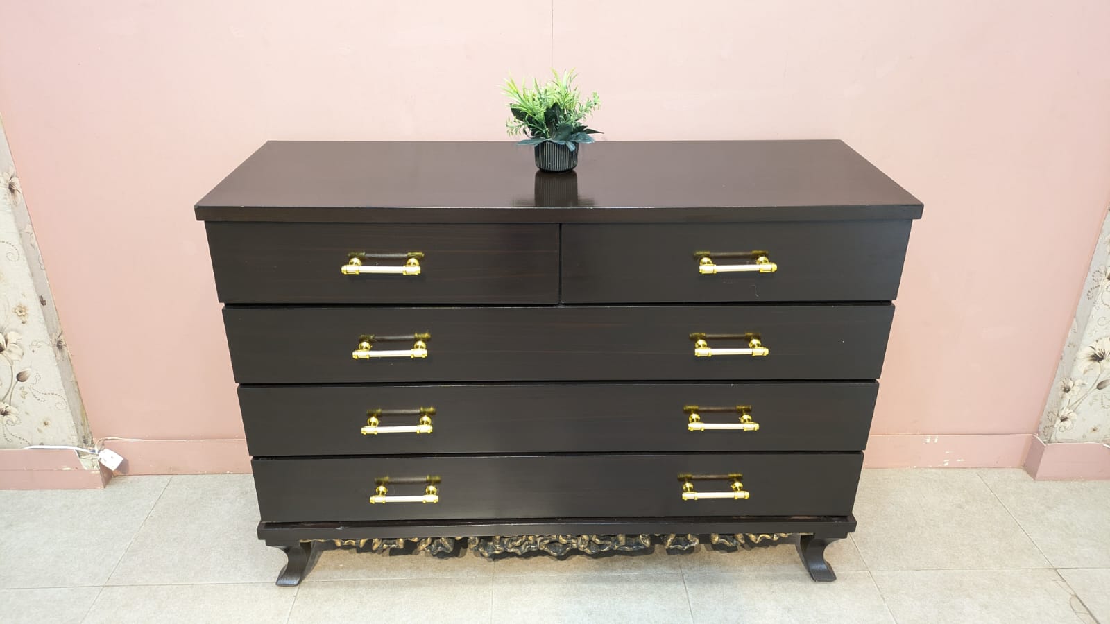Elegant Design Chest Of drawer