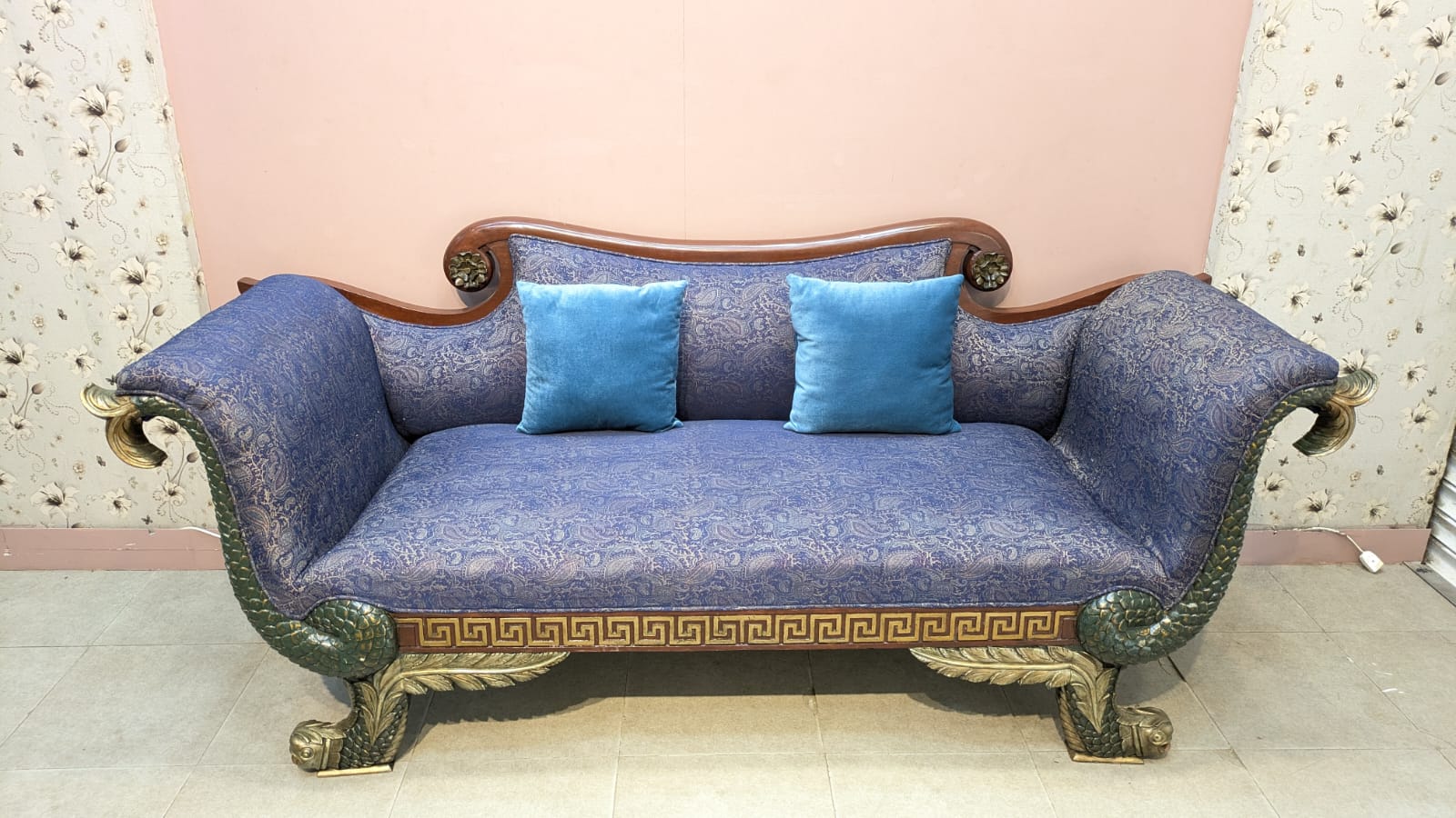Antique Solid Sheesham Wood 2.5 Seater Divan