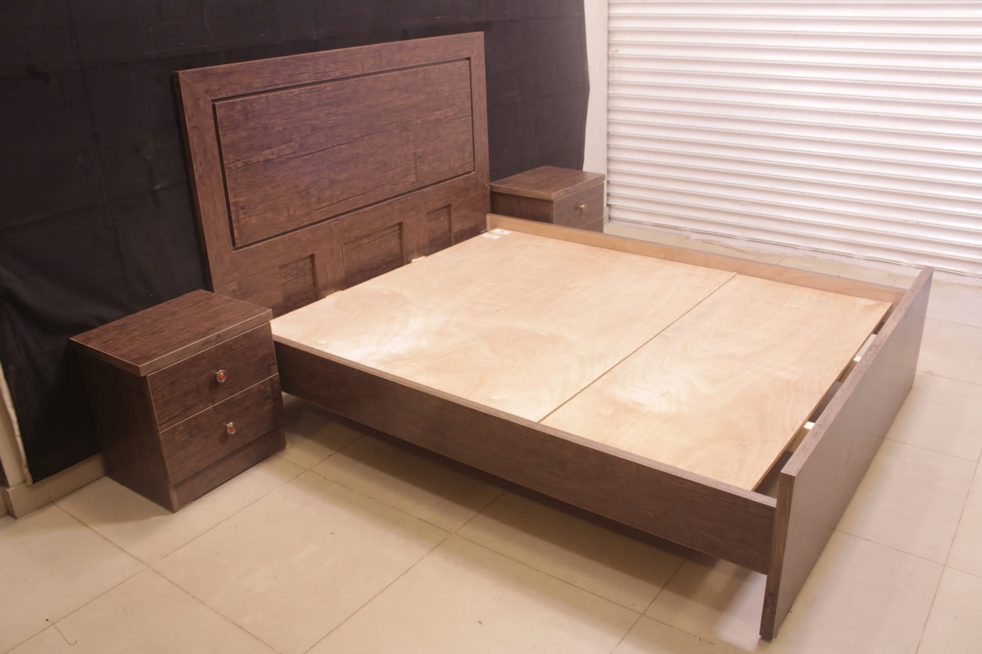 TGSC Queen Size Bed With 2 Side Table (Subject To Price Change)