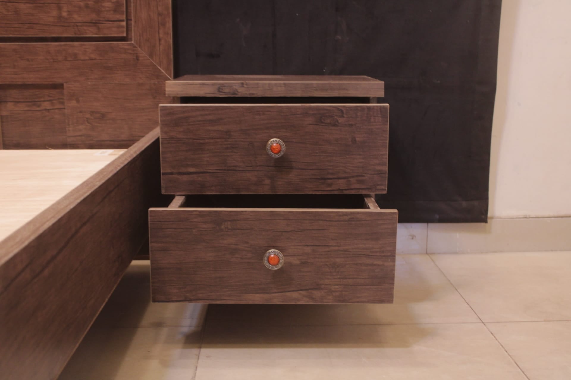 TGSC Queen Size Bed With 2 Side Table (Subject To Price Change)