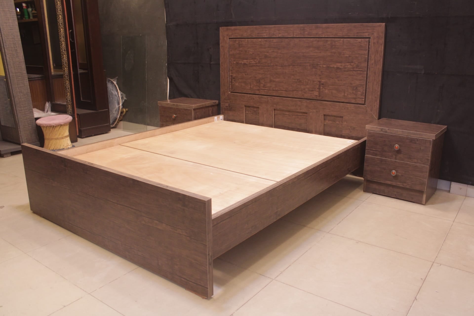 TGSC Queen Size Bed With 2 Side Table (Subject To Price Change)