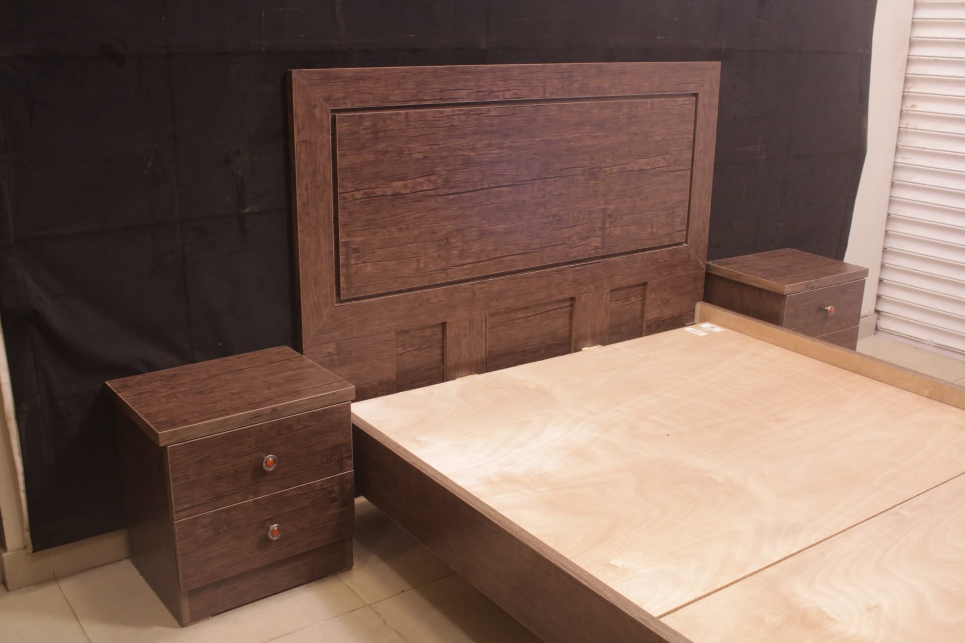 TGSC Queen Size Bed With 2 Side Table (Subject To Price Change)