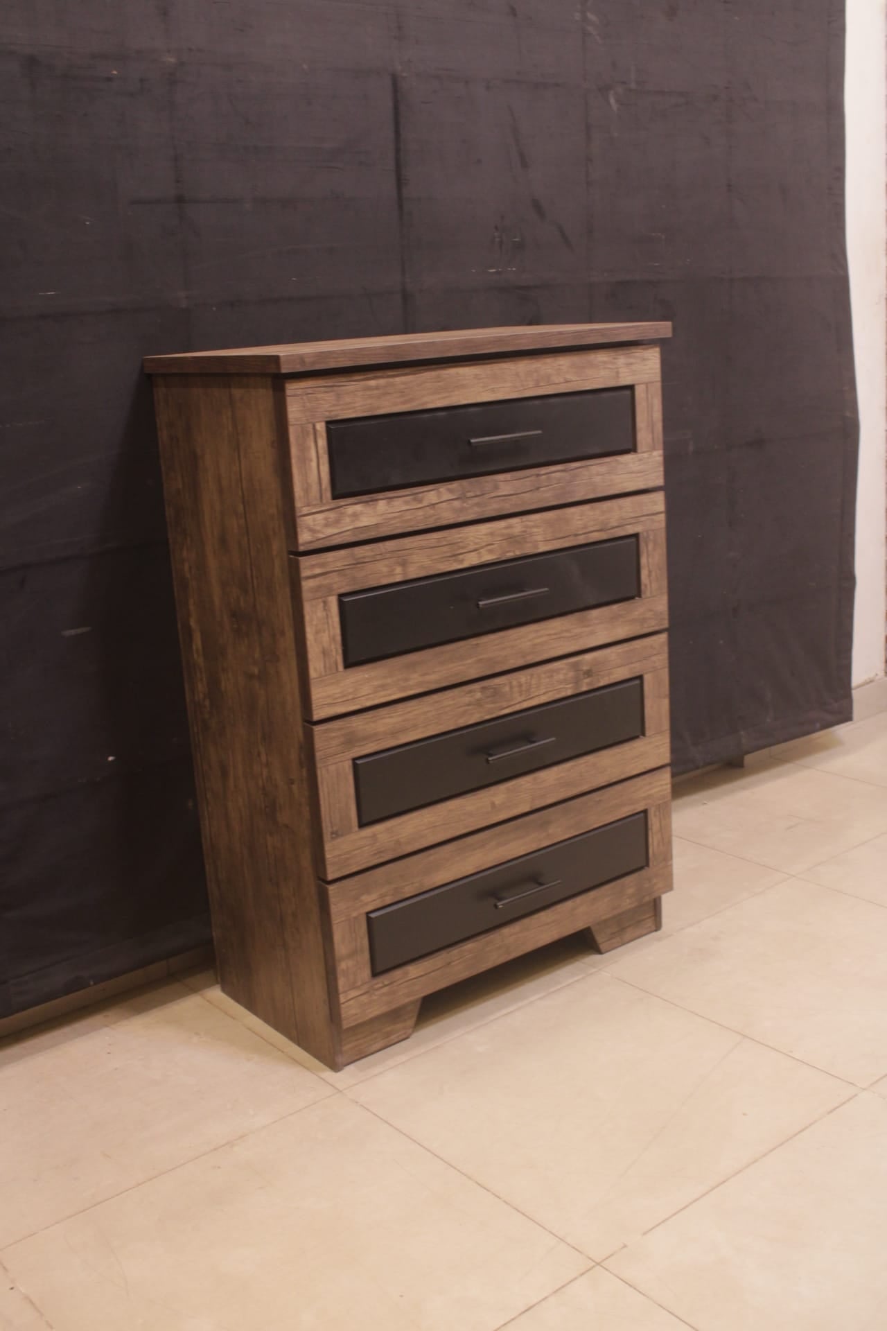 Chest Of Drawer With 4 Cavernous Drawers