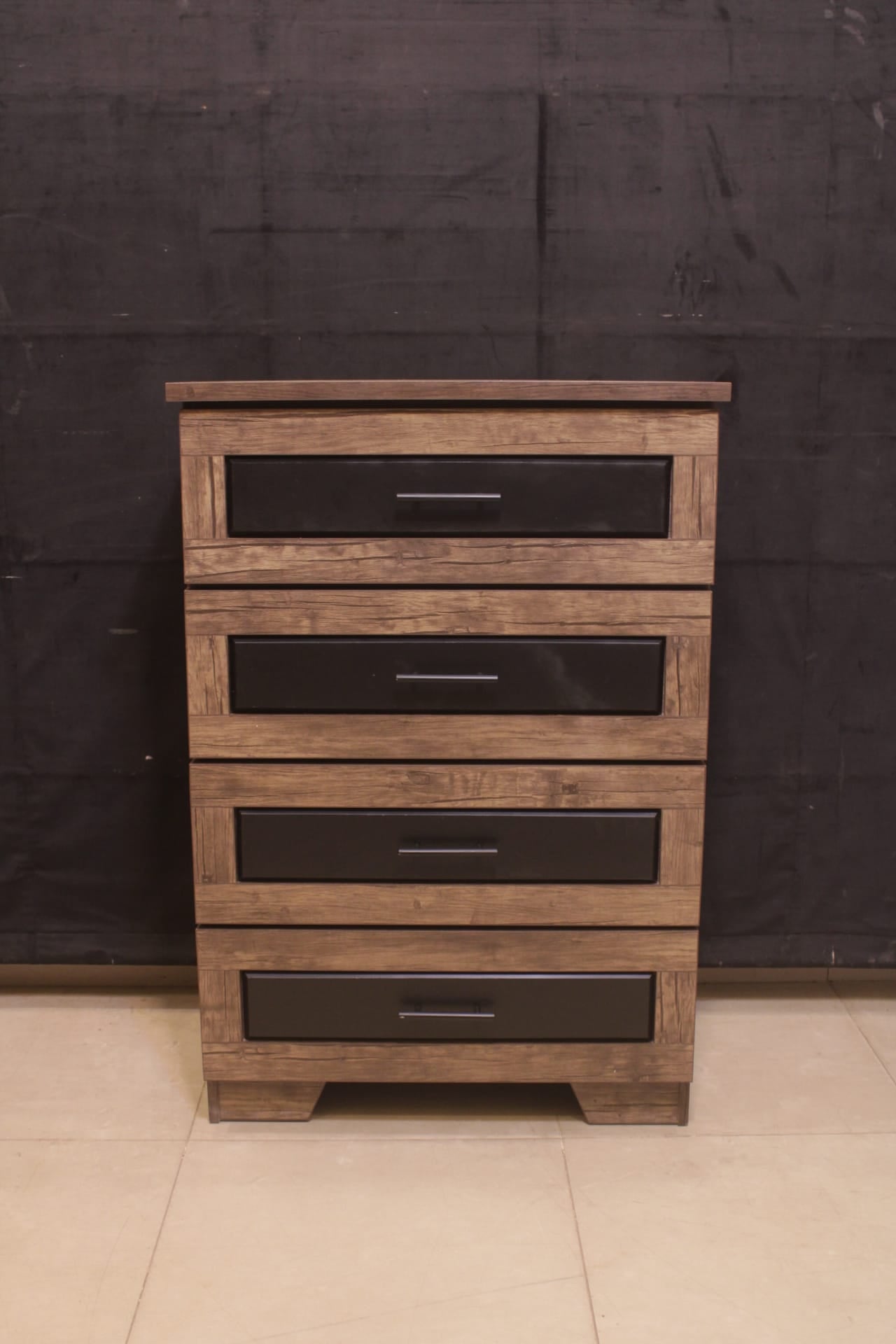 Chest Of Drawer With 4 Cavernous Drawers
