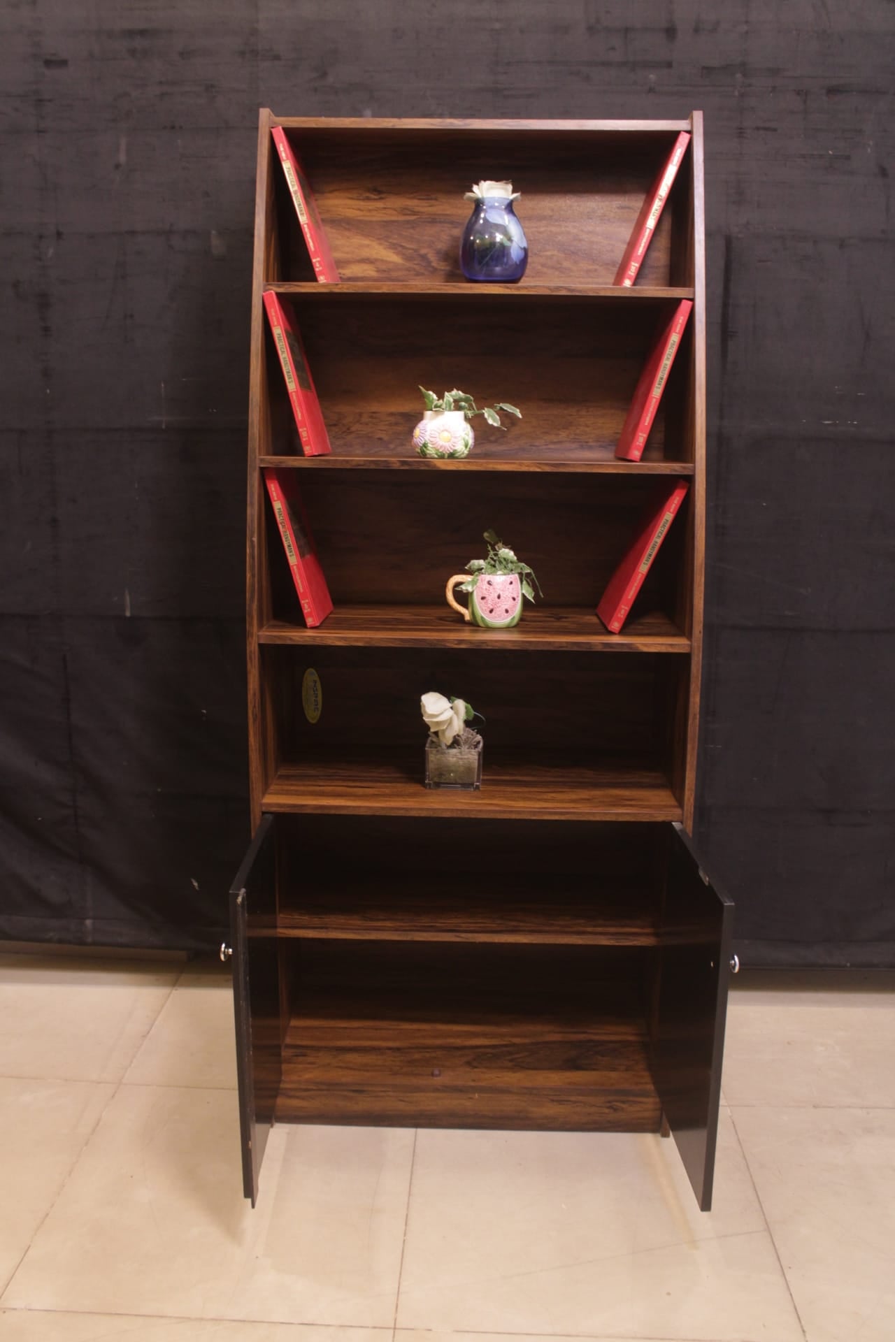 Book Shelve With Good Storage Capacity