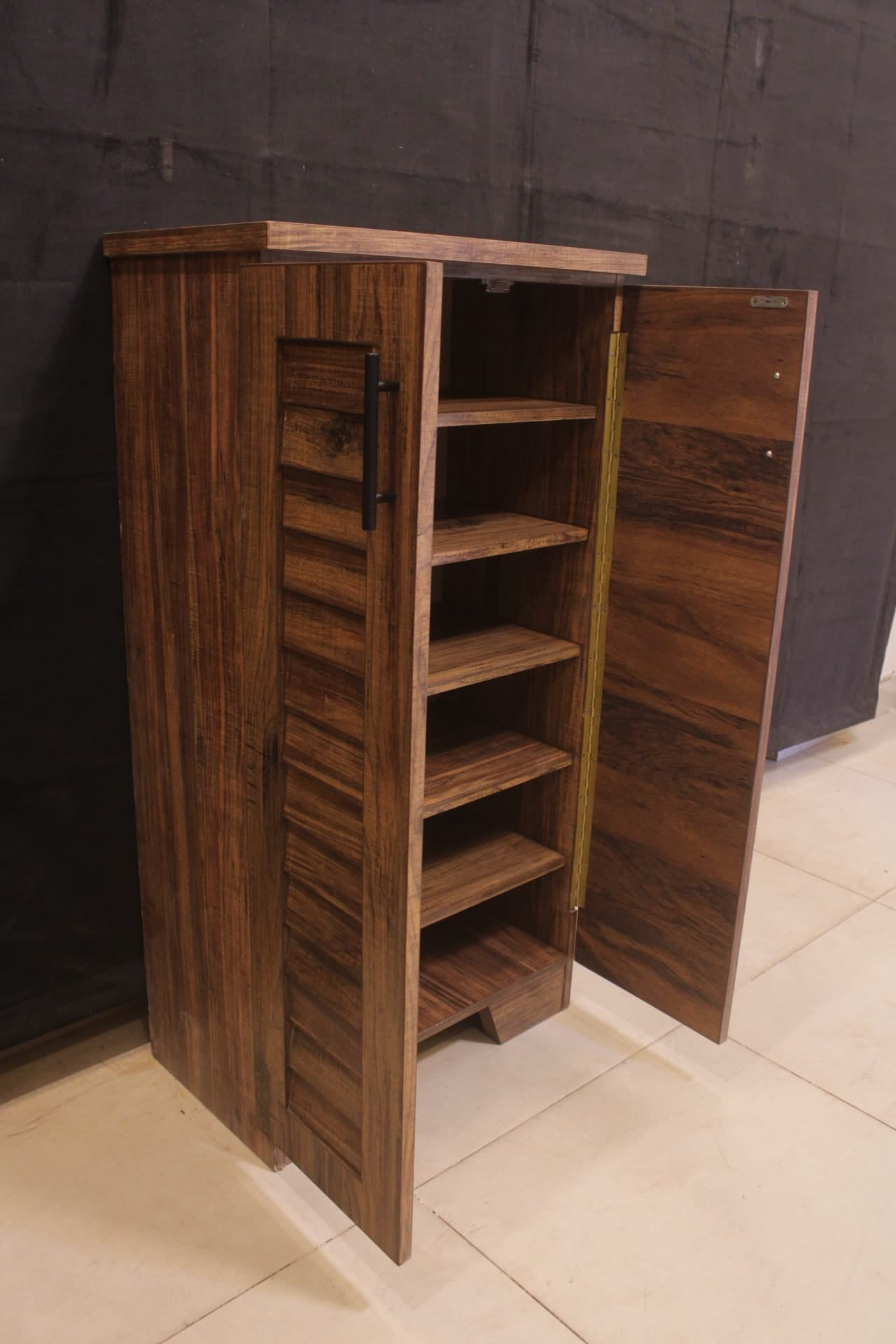 New Shoe Rack in Louvre Design