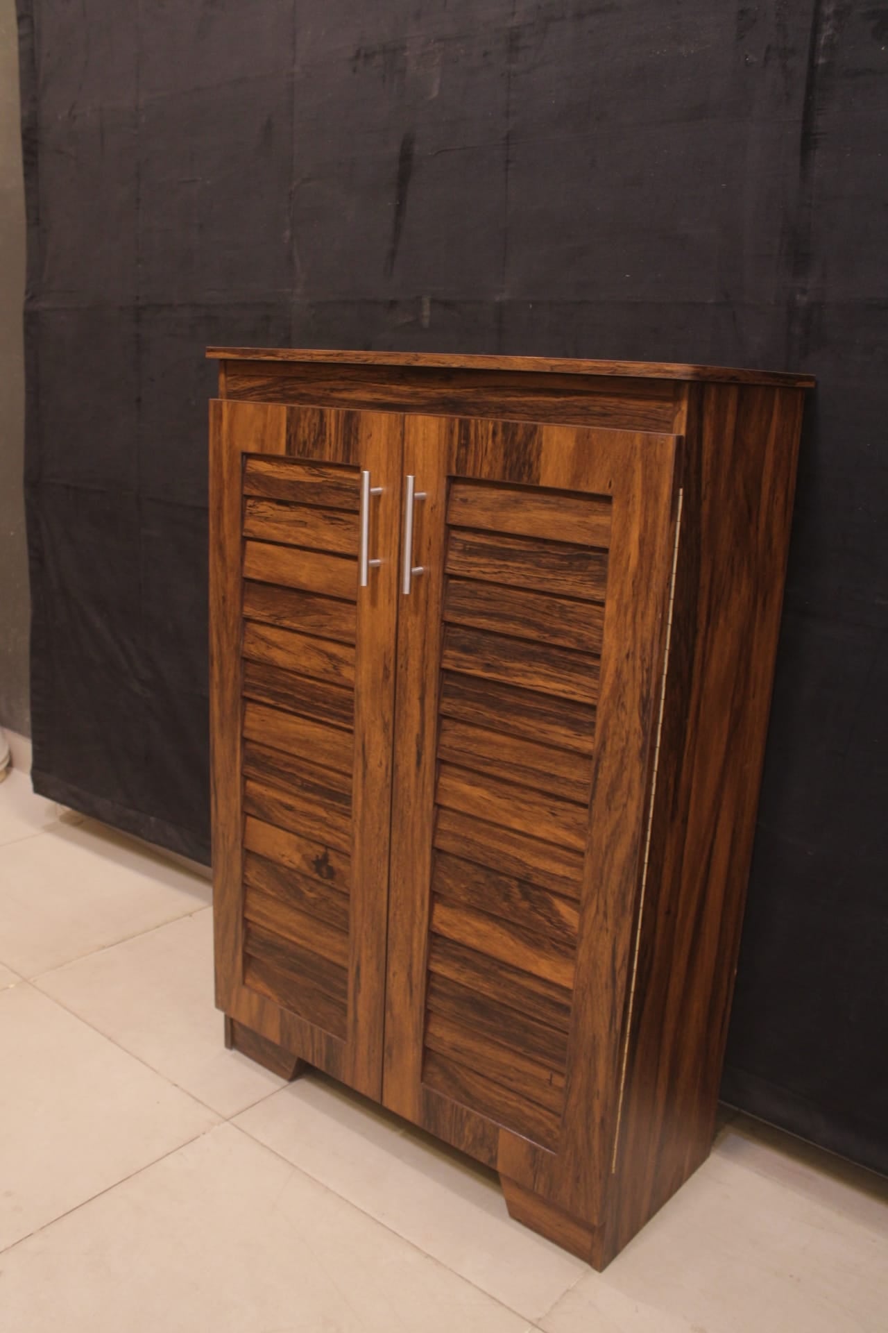 Brand New Shoe Rack Louvre Design