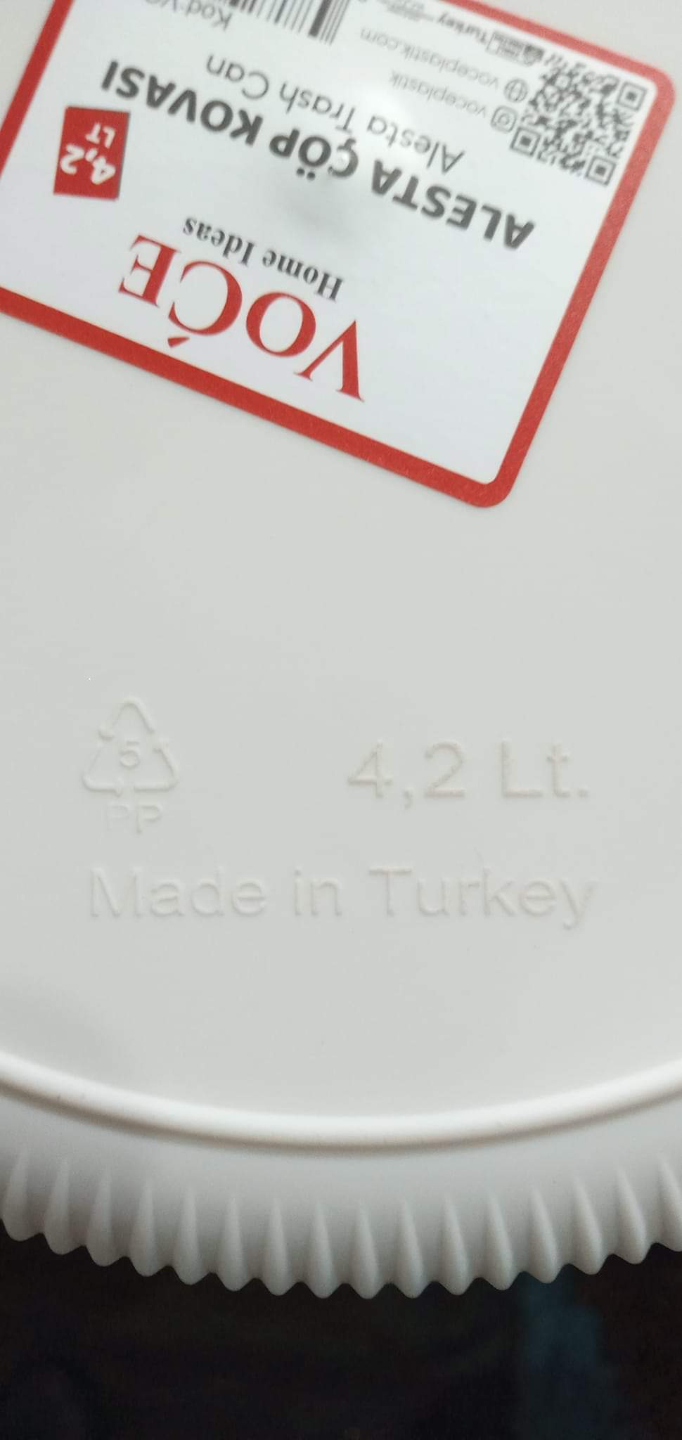 Brand New Plastic Dustbin