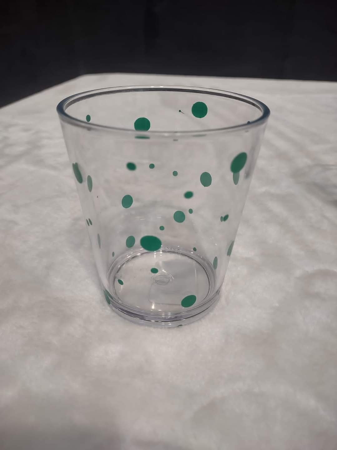 Brand New 8 Piece Acrylic Glass Set