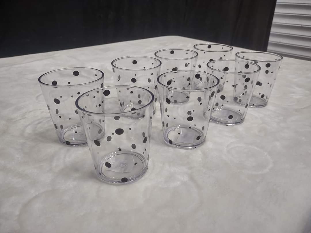 Brand New 8 Piece Acrylic Glass Set