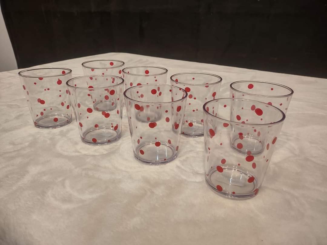 Brand New 8 Piece Acrylic Glass Set