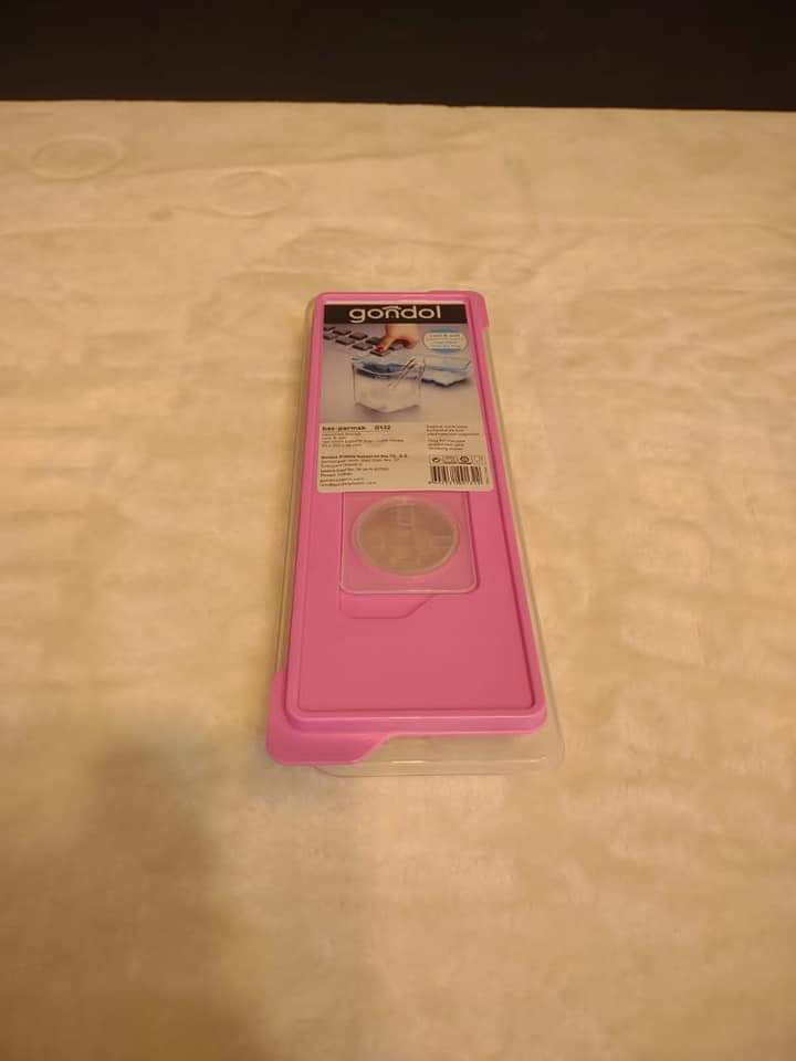 Brand New Ice Cube Tray With Lid