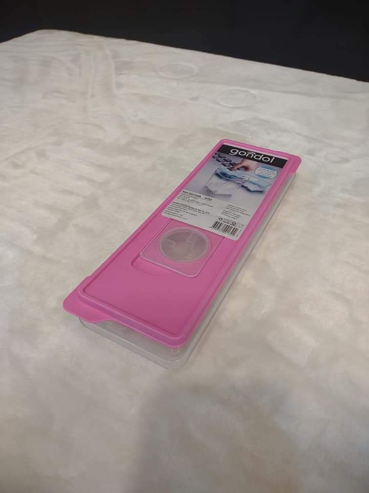 Brand New Ice Cube Tray With Lid