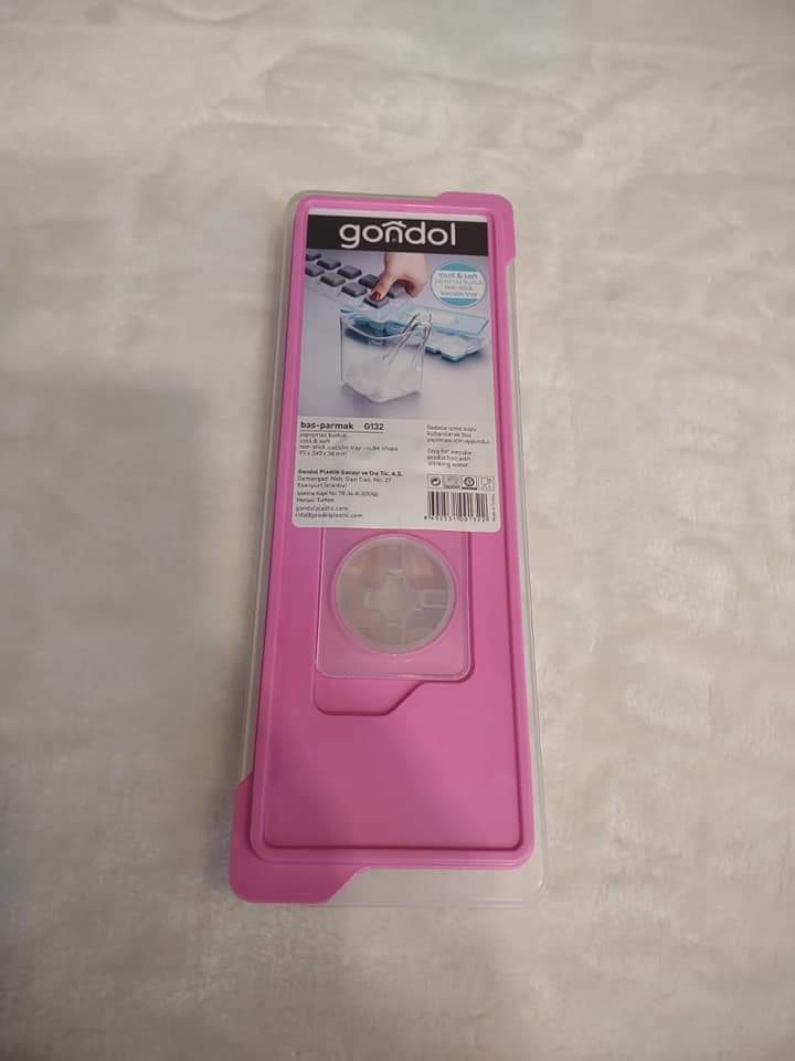 Brand New Ice Cube Tray With Lid