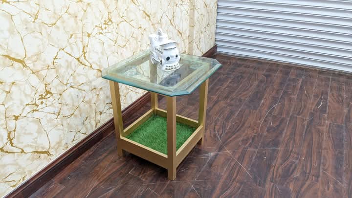 Corner Table