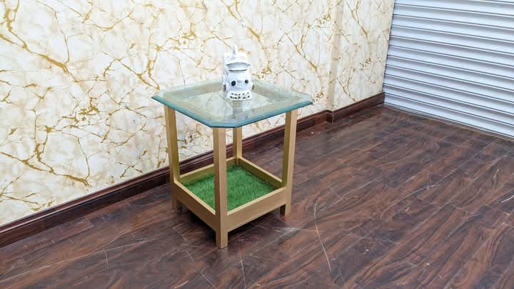 Corner Table