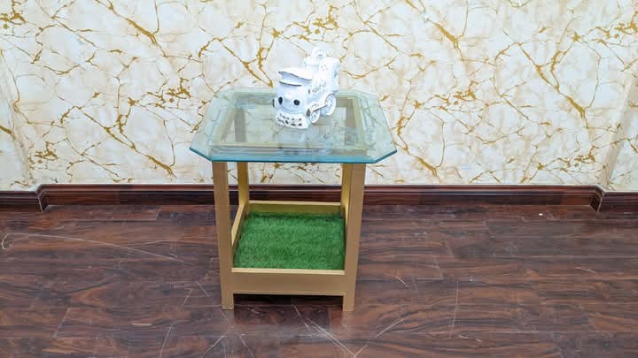 Corner Table