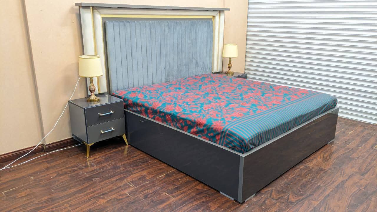 Brand New Modern Design Fully Cushioned King Size Bed Set