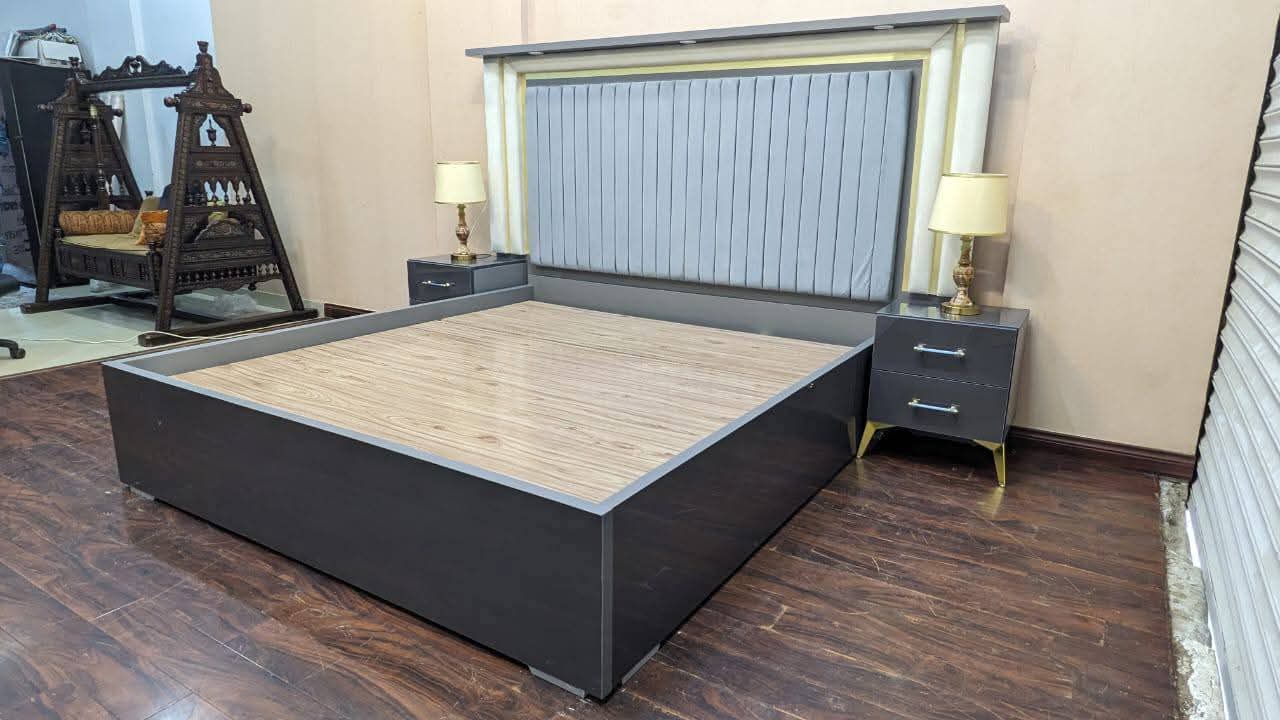 Brand New Modern Design Fully Cushioned King Size Bed Set