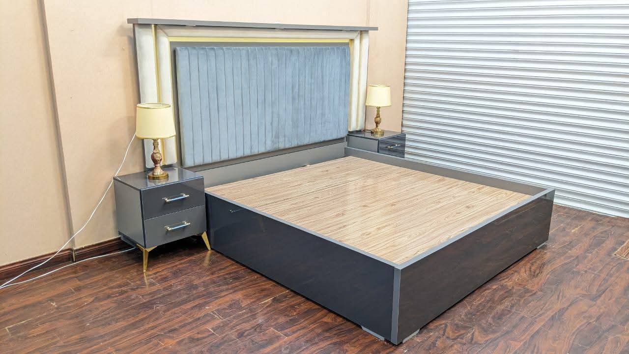 Brand New Modern Design Fully Cushioned King Size Bed Set