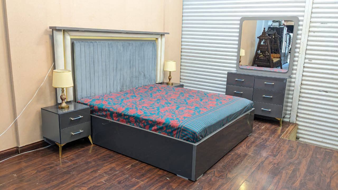 Brand New Modern Design Fully Cushioned King Size Bed Set