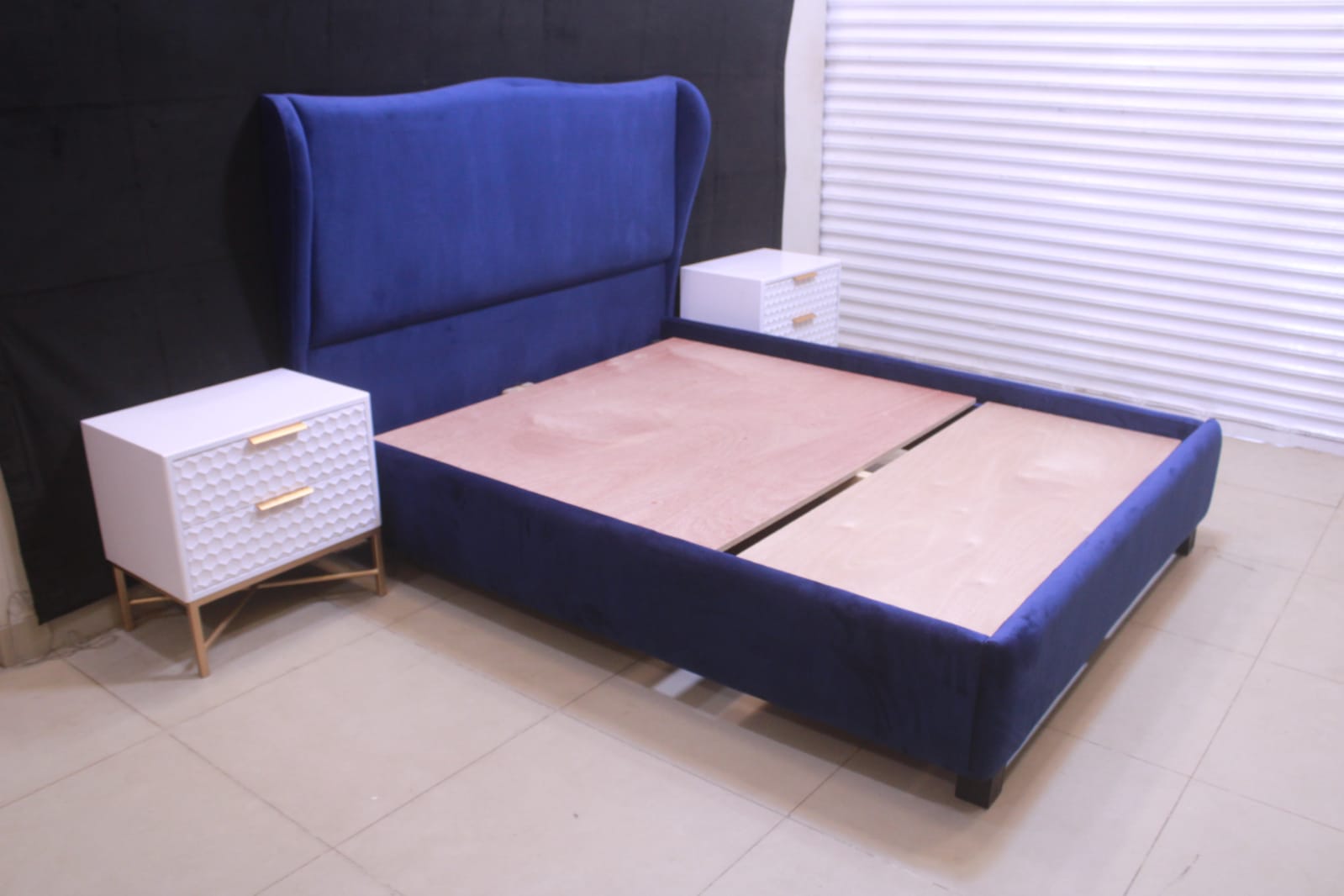CHELSIA King Size Bed With 2 Side Tables   Dressing Table (Subject To Price Change)