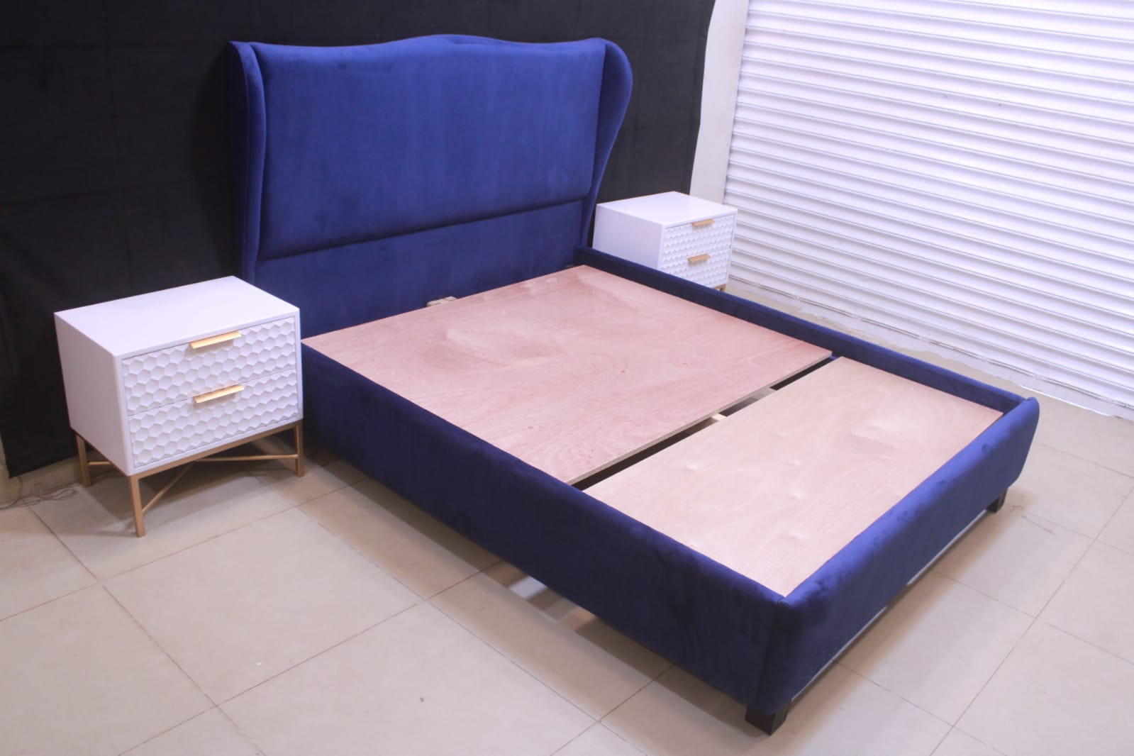 CHELSIA King Size Bed With 2 Side Tables   Dressing Table (Subject To Price Change)