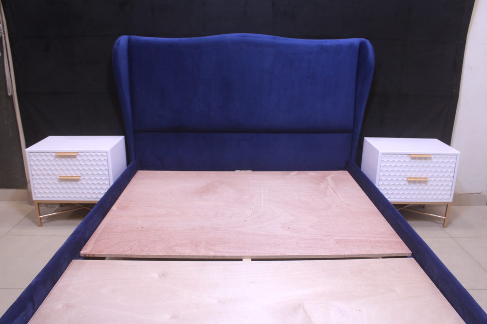CHELSIA King Size Bed With 2 Side Tables   Dressing Table (Subject To Price Change)