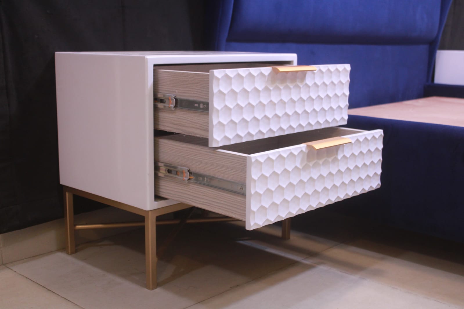 CHELSIA King Size Bed With 2 Side Tables   Dressing Table (Subject To Price Change)