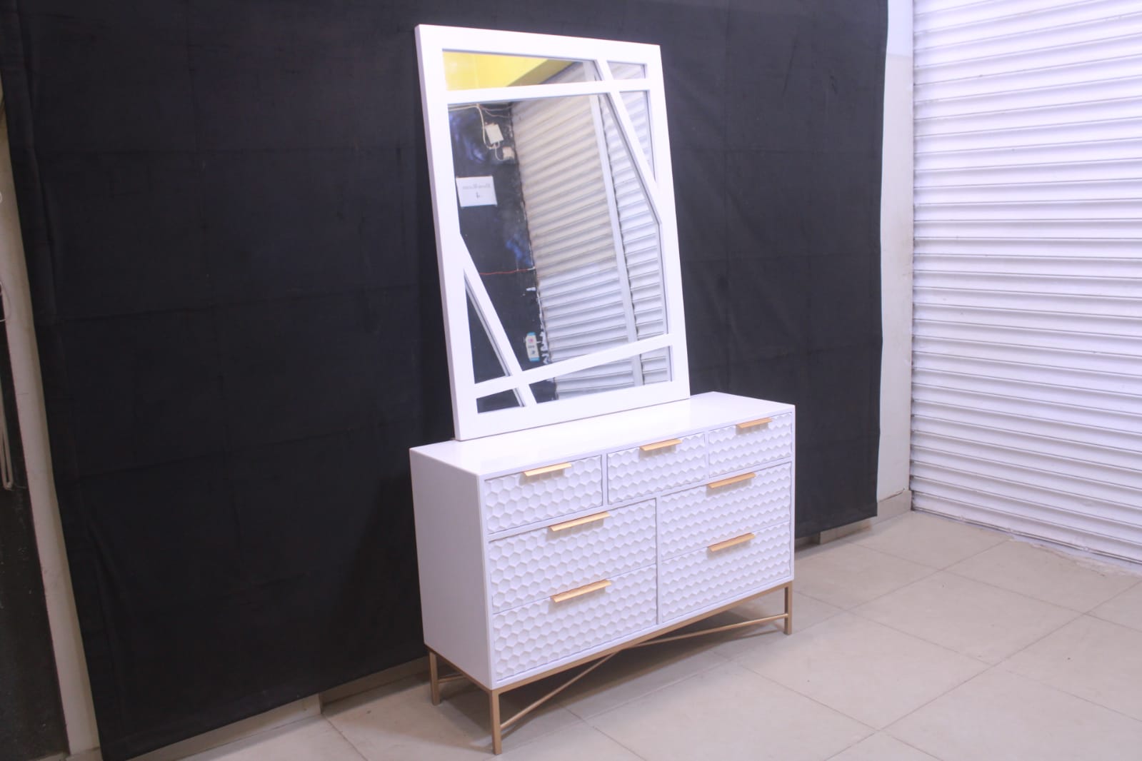 CHELSIA King Size Bed With 2 Side Tables   Dressing Table (Subject To Price Change)