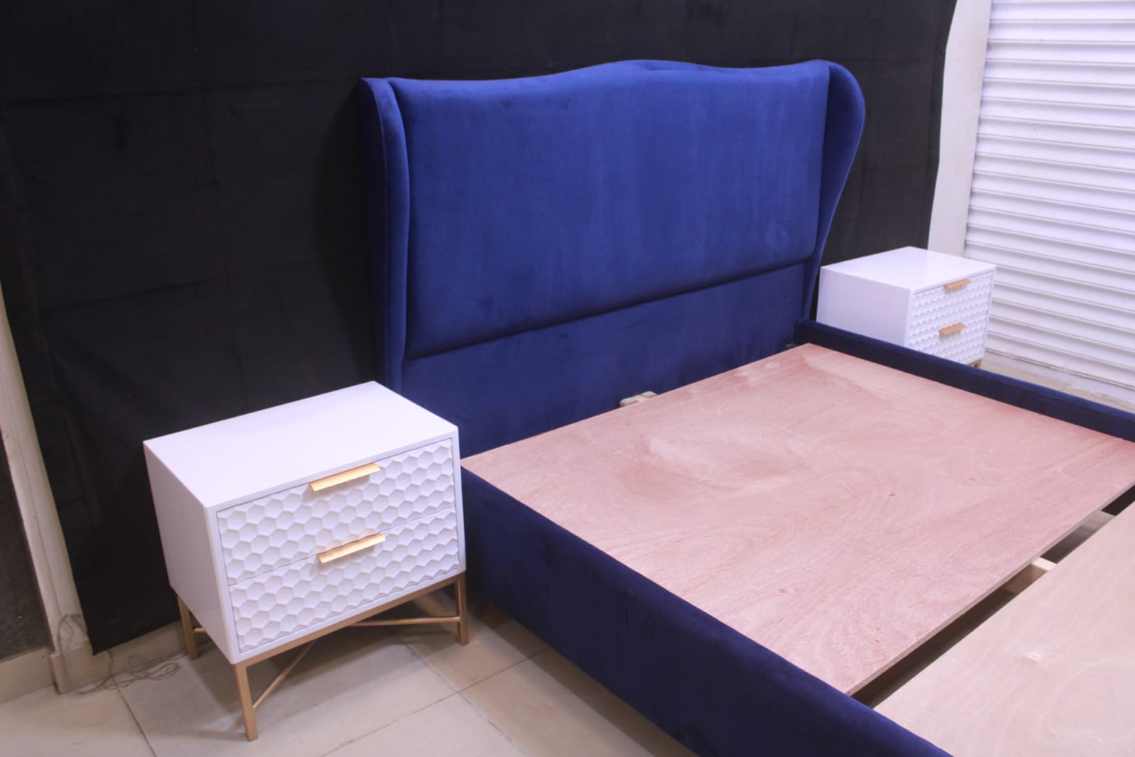 CHELSIA King Size Bed With 2 Side Tables   Dressing Table (Subject To Price Change)