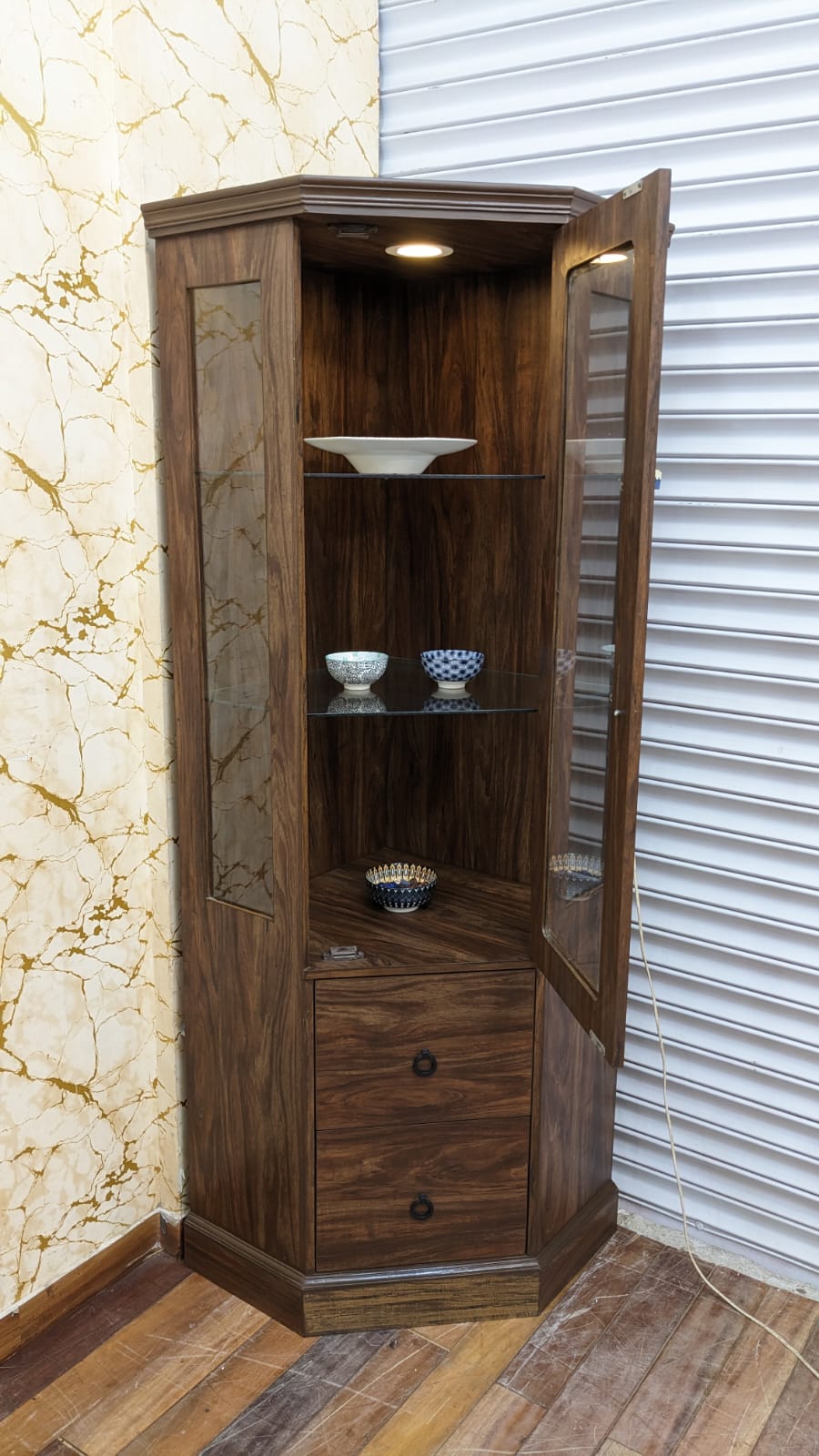 Brand New Corner Display Shelve