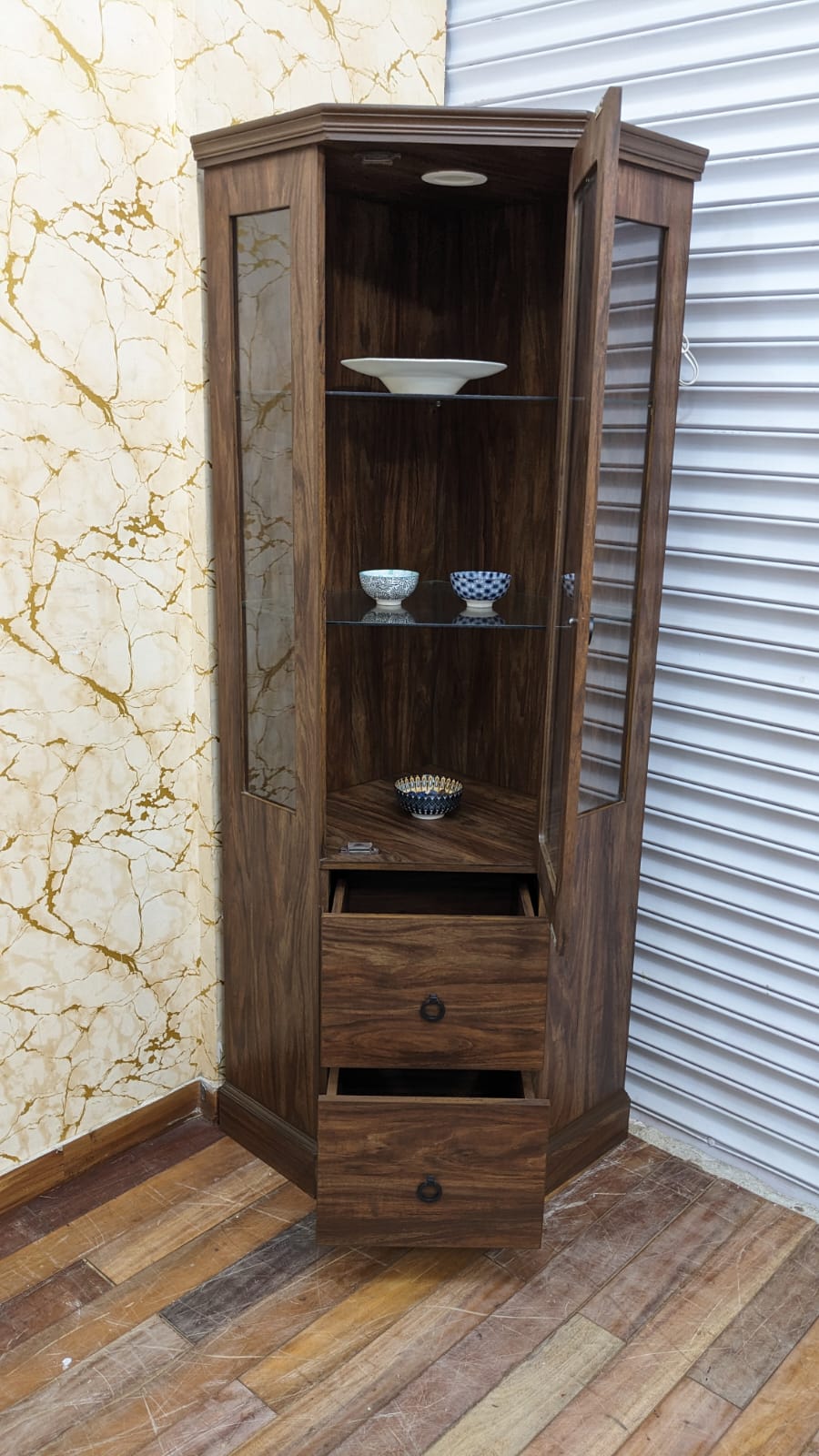 Brand New Corner Display Shelve