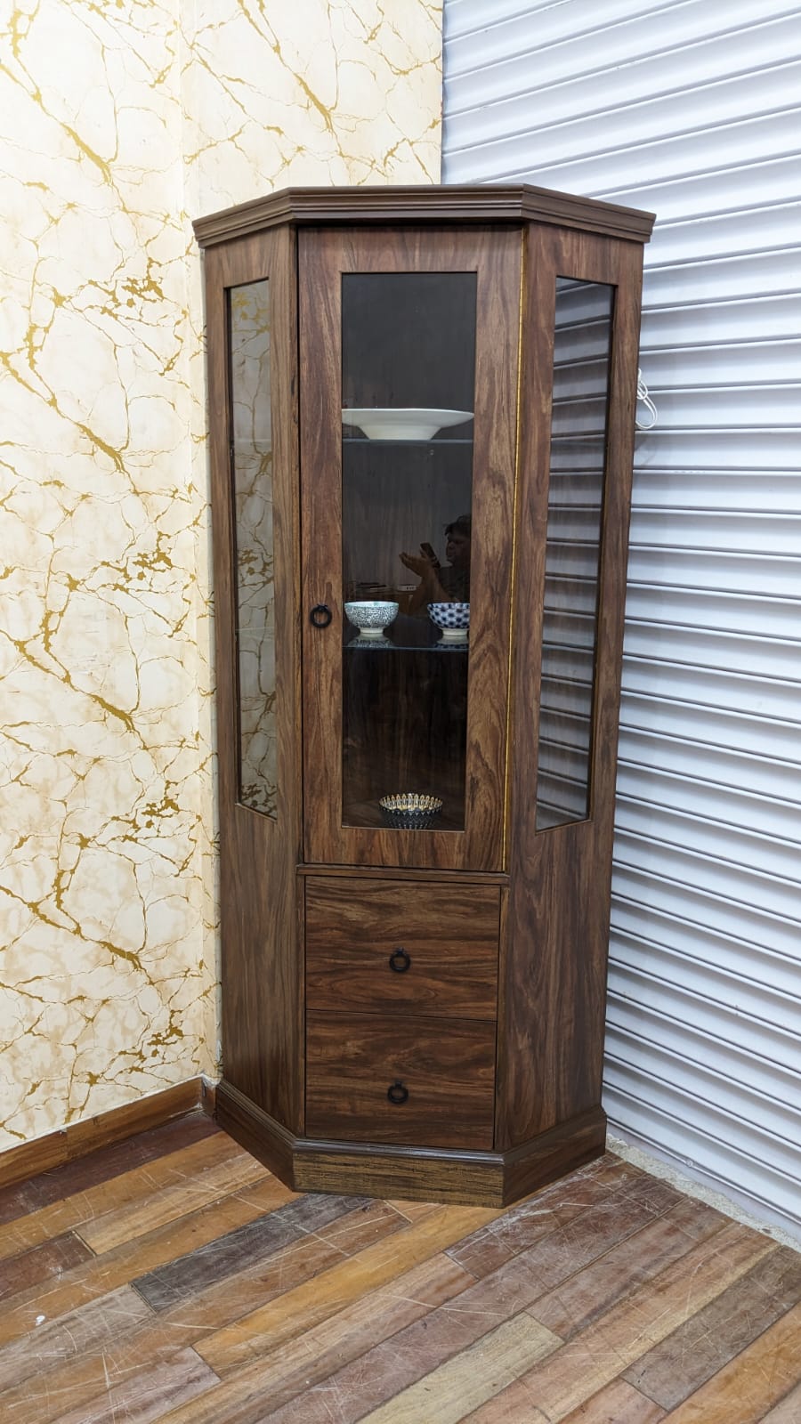 Brand New Corner Display Shelve