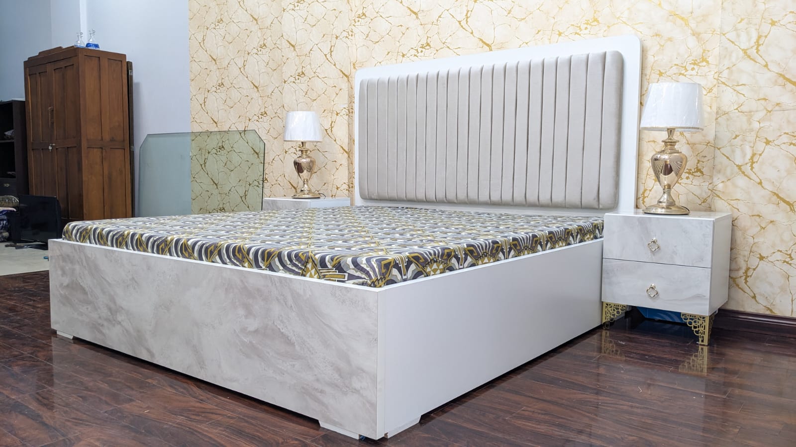 Brand New King Size Bedroom Set