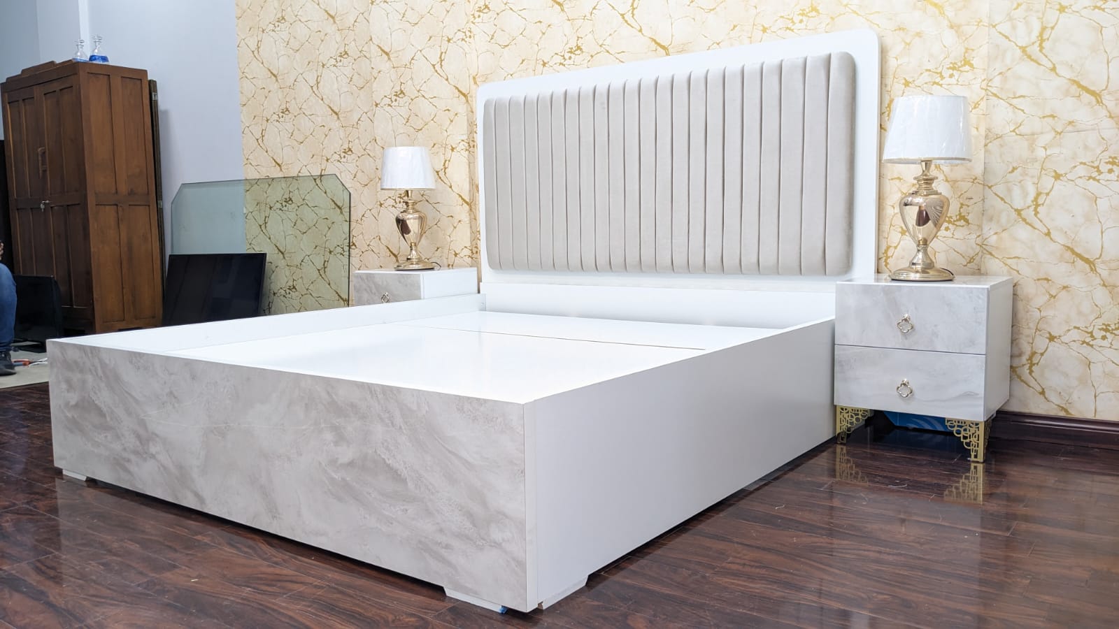 Brand New King Size Bedroom Set
