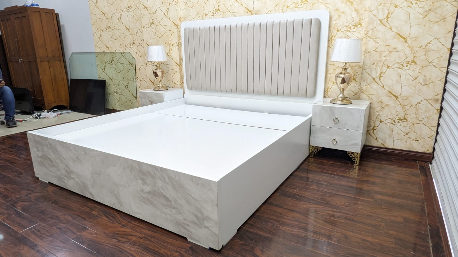 Brand New King Size Bedroom Set